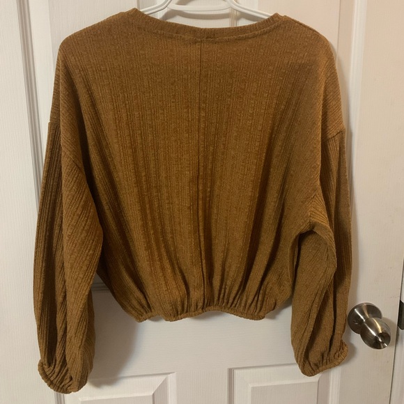 Cropped sweater from a e Peruvian brand - Picture 2 of 2